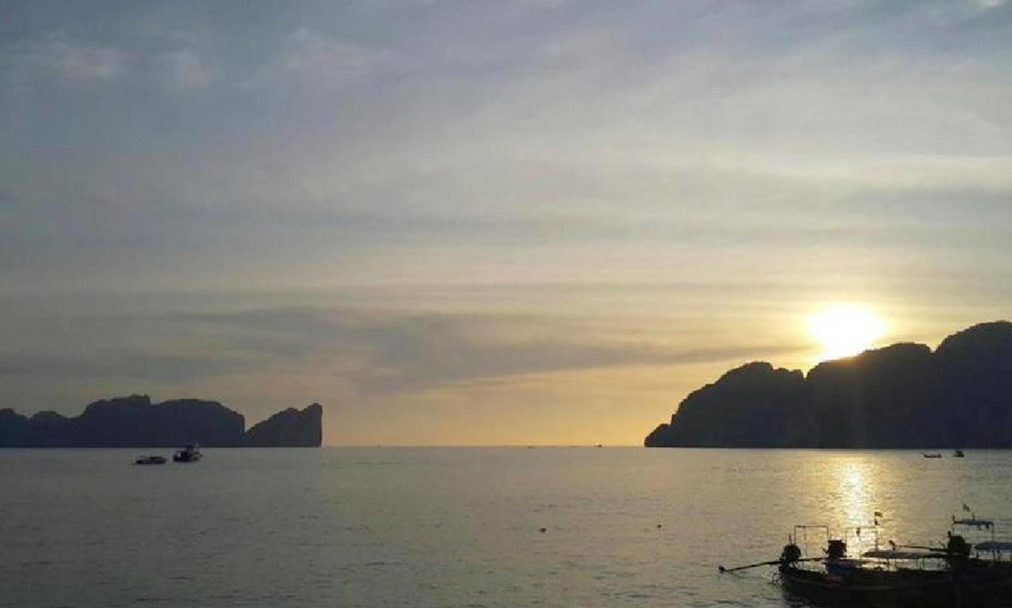 Phi Phi Long Beach Resort & Villa Exterior foto